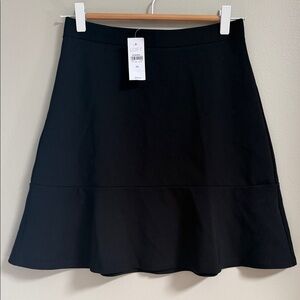 LOFT A-line Black Flounce Hem Skirt – XS – NWT – Classic & Chic‎